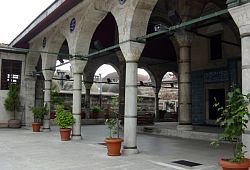 Wnętrza Meczetu Rüstema Paszy, fot: Josep Giovanni Dall'Orto, źródło: Wikimedia Commons
