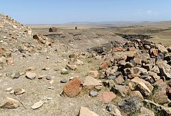 Widok z cytadeli na główne obiekty ruin Ani