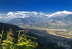 Klasyczny widok na Masyw Annapurny ze wzgórza Sarangkot
