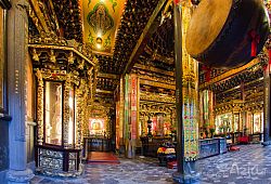 Świątynia Longshan, wnętrze głównej sali